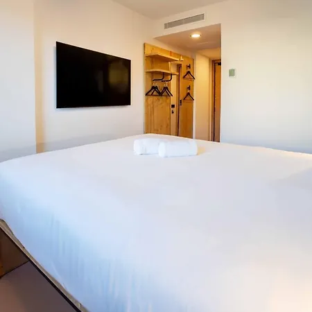 酒店 Easyhotel Centro 2*