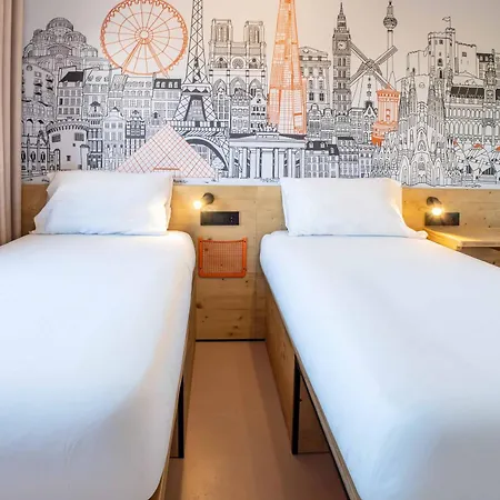 Easyhotel Centro 2*