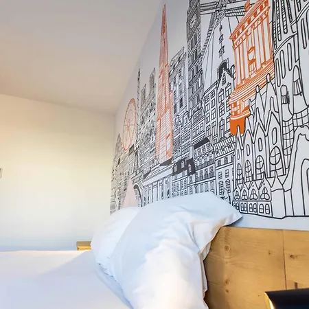Easyhotel Centro 酒店 2*