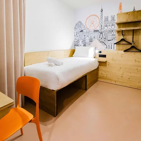 Easyhotel Centro 酒店 2*