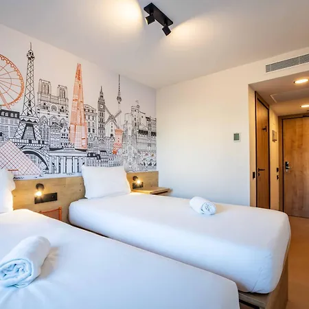 Easyhotel Centro 2*